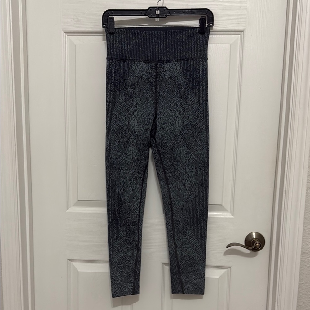 Lululemon women’s ebb to street Leggings